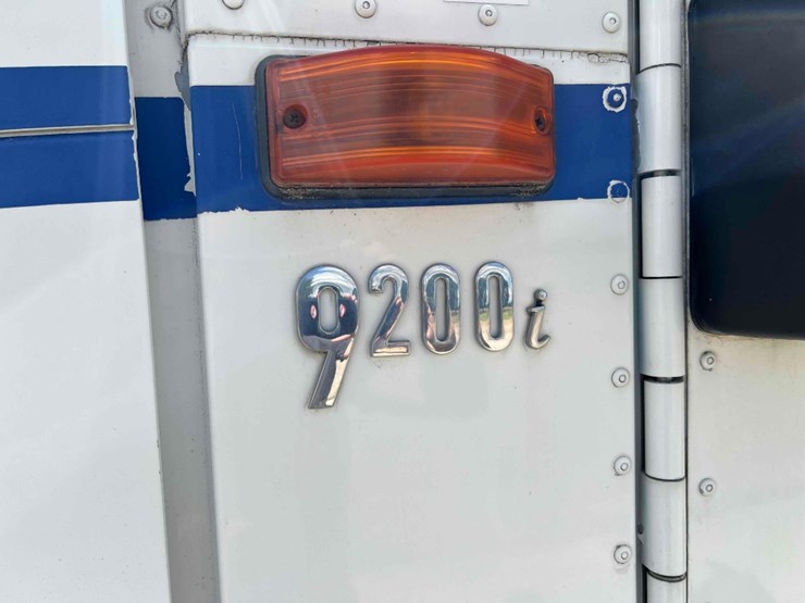 2002-international-9200i-image-29