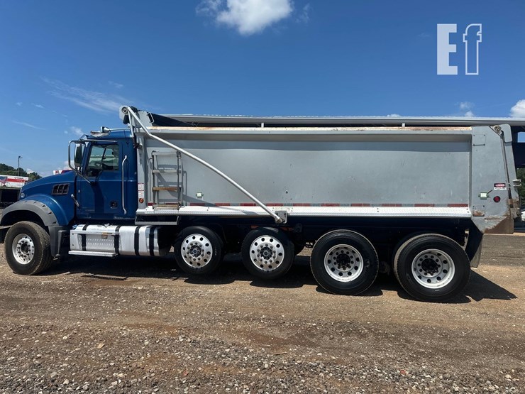 2021-mack-granite-64fr-image-8