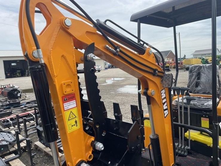 new-miva-mini-excavator:-6.6t-image-4
