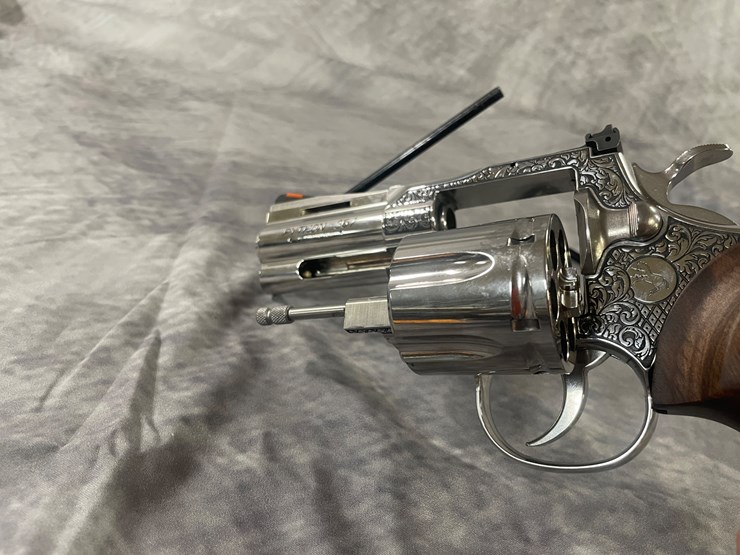 #4355-•-colt-python-357-mag-revolver,-sn:-py360055-image-17