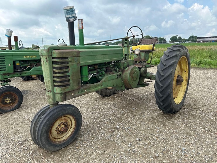 john-deere-b-image-3