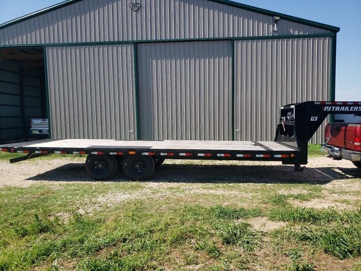 removed-item:-2025-pj-deckover-24‘-tilt-trailer-image-1