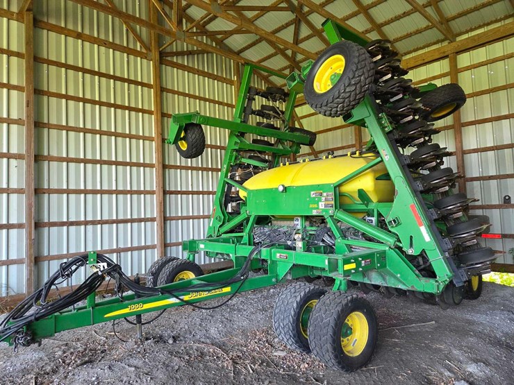 40'-jd-1990-air-seeder-image-1