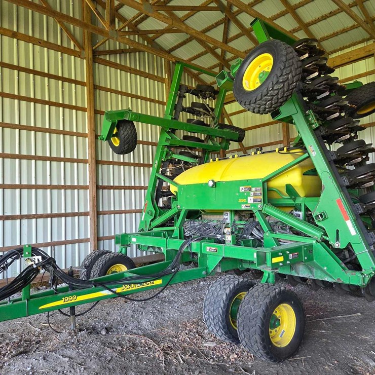 40' JD 1990 air seeder