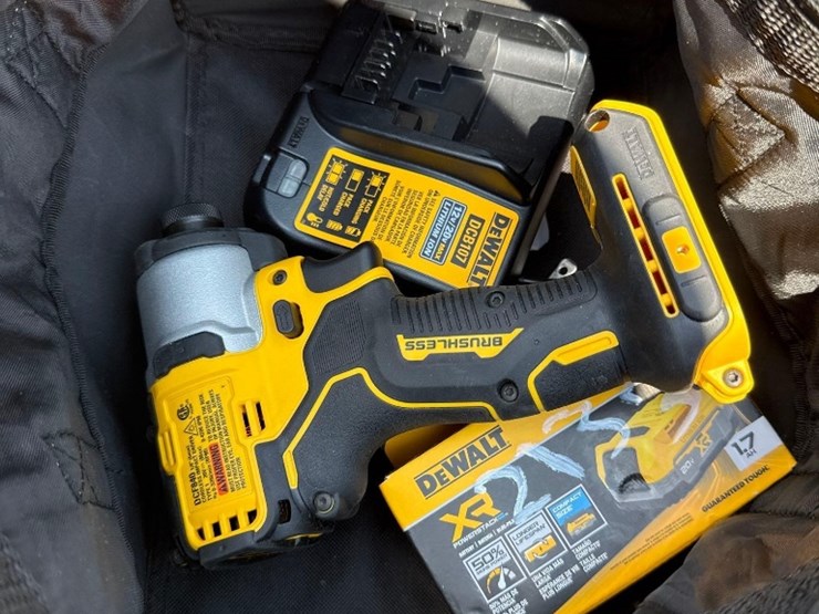 2133---dewalt-1/4"-impact-image-1