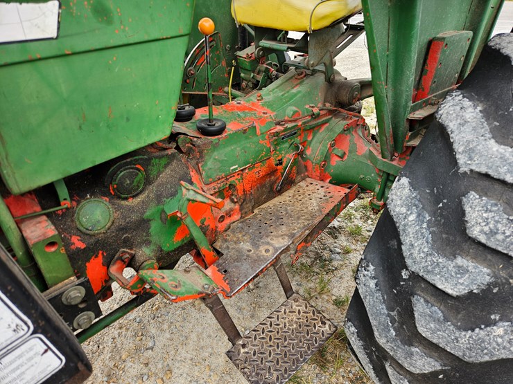 john-deere-2240-image-32