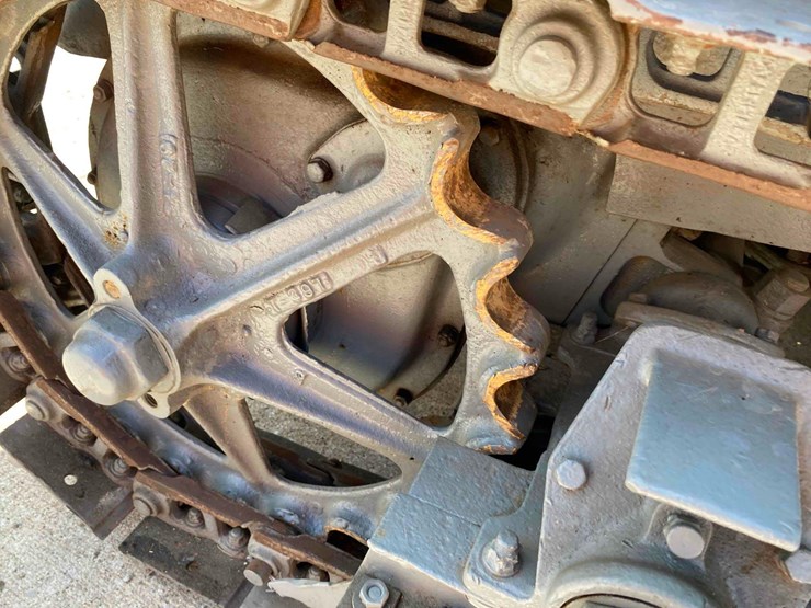 caterpillar-10-ag-crawler-image-20