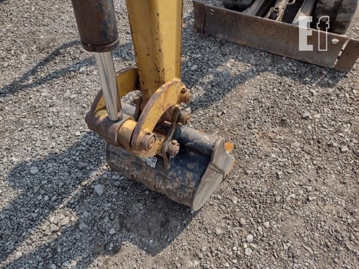 2012-caterpillar-300.9d-image-14
