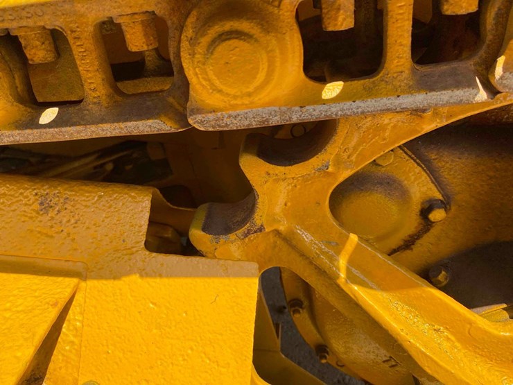 caterpillar-22-ag-crawler-image-4