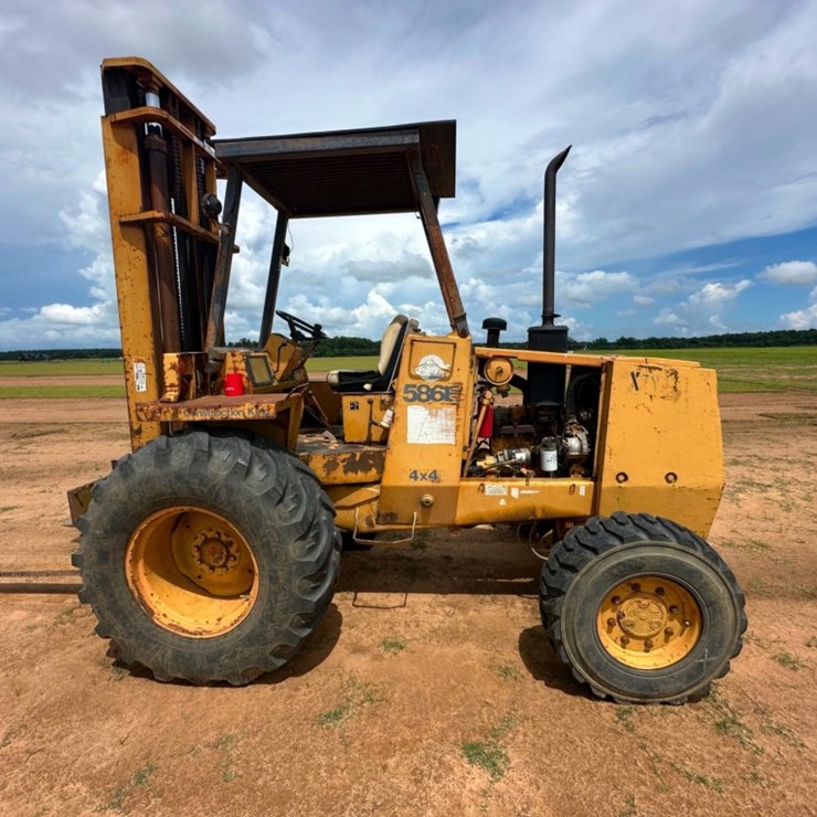 CASE 586E