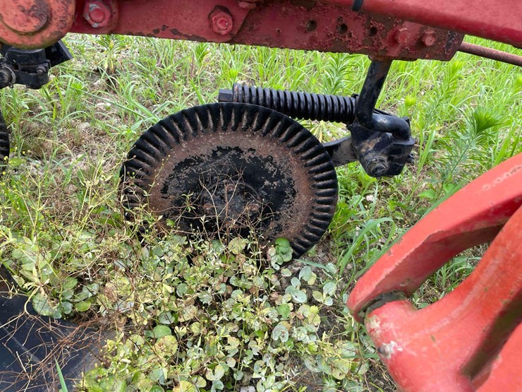 ih-720-6-bottom-plow-image-12