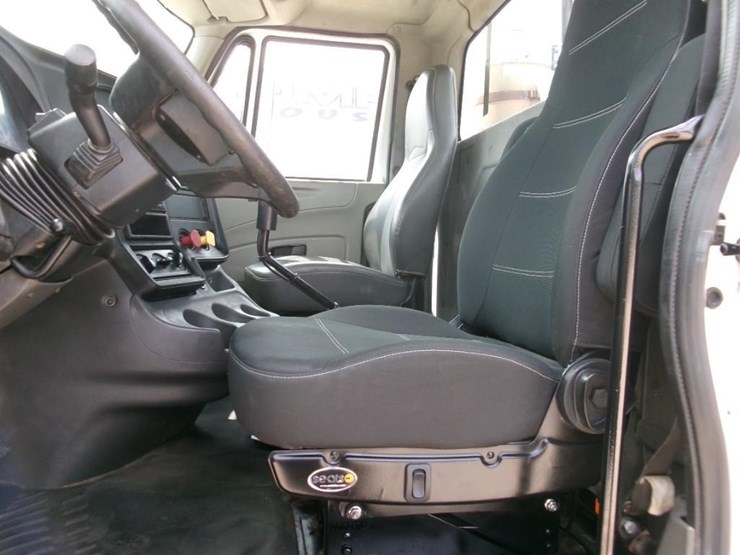 2011-international-prostar-image-8