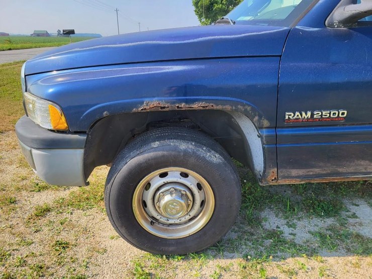 2002-dodge-2500-image-11