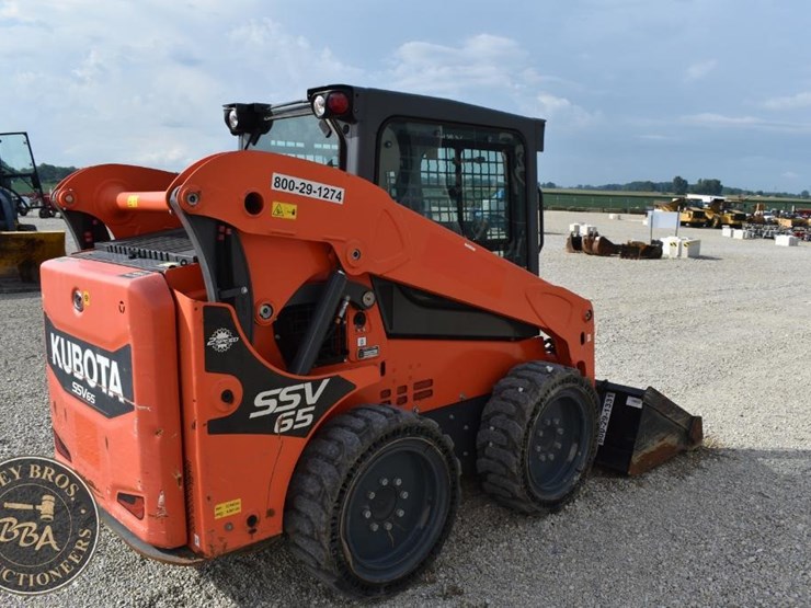 2020-kubota-ssv65-image-15