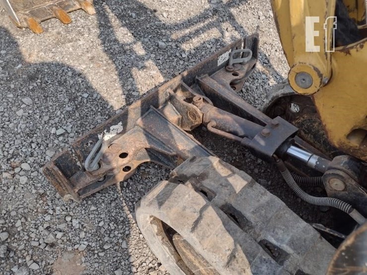 2012-caterpillar-300.9d-image-22