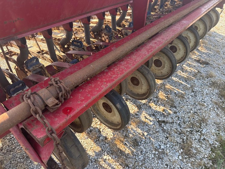 18x7-ih-510-grain-drill-image-14