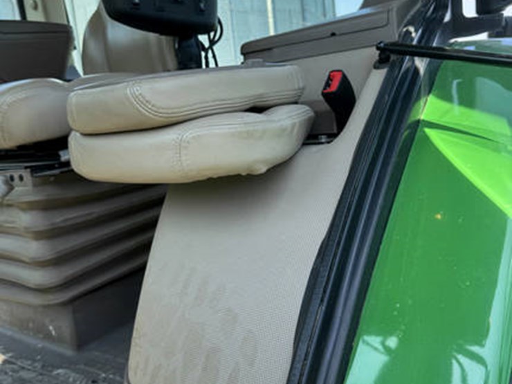 2014-john-deere-8270r-image-47