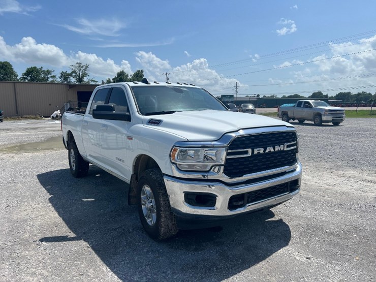 2022-dodge-2500-image-3