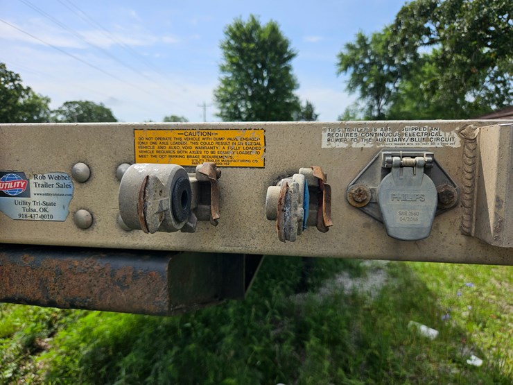 2005-utility-48'-x-102"-image-21