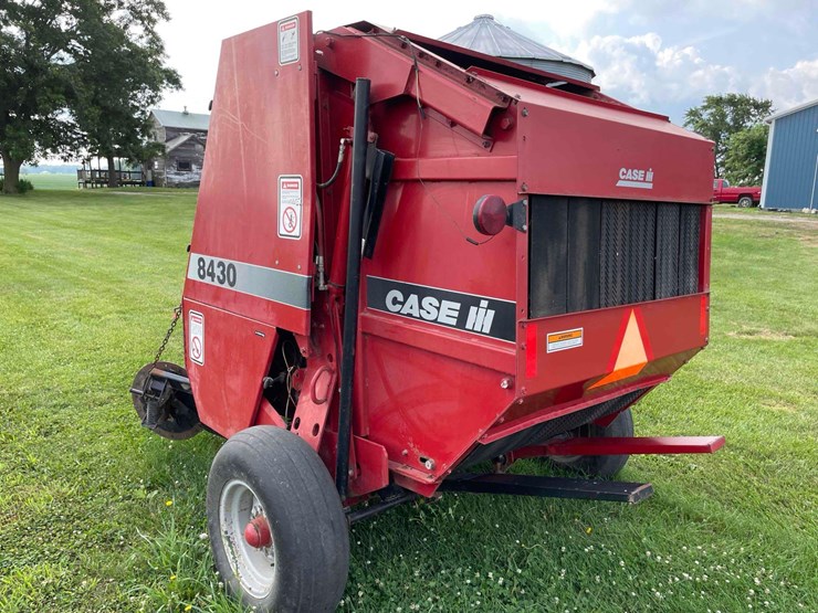 case-8430-round-baler-image-25