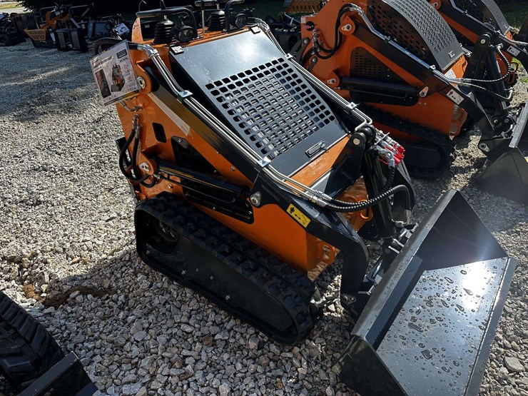 mini-skid-steer-image-3