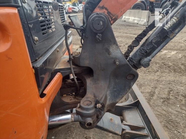 2021-hitachi-zx26u-5-image-22
