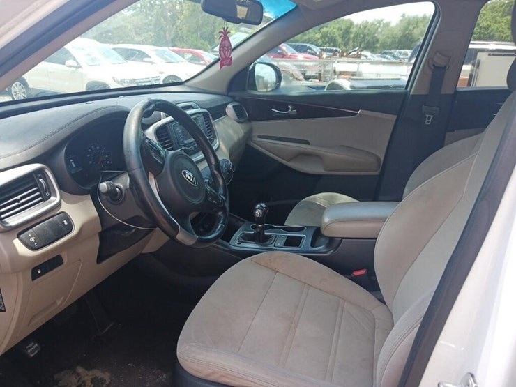 2016-kia-sorento-image-5
