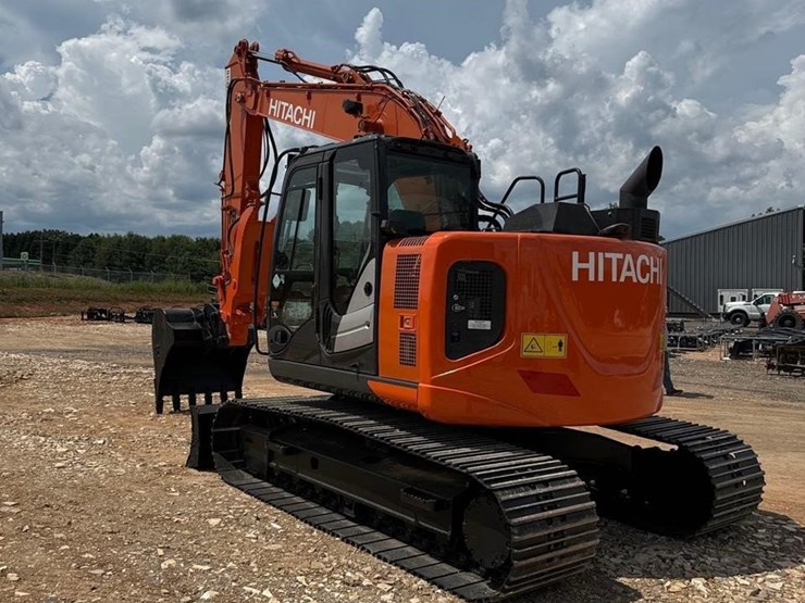 2021-hitachi-zx135us-6-image-6