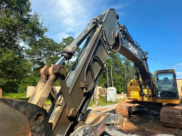 2018-deere-245g-lc-image-19
