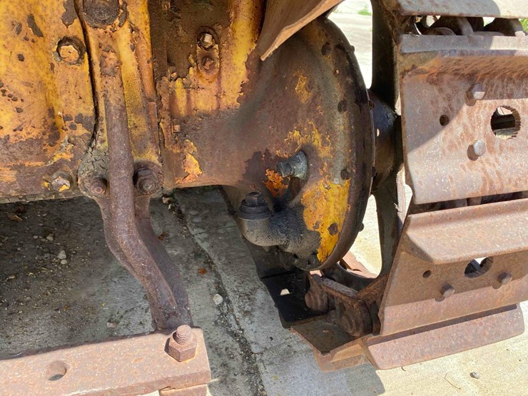 caterpillar-15-ag-crawler-tractor-image-23