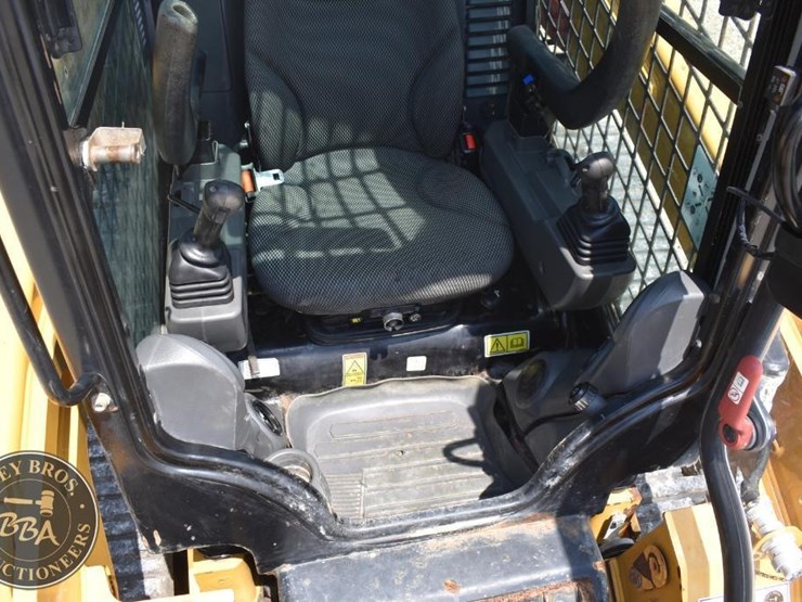 2021-caterpillar-262d3-image-42