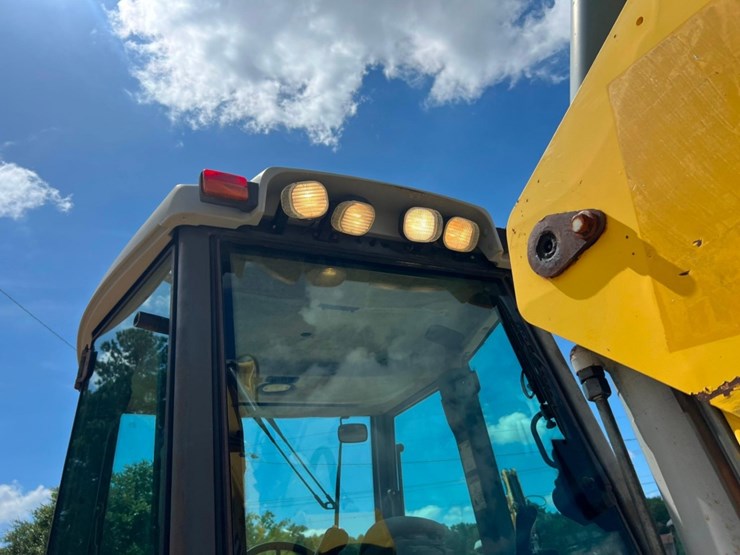 2008-new-holland-b110-image-14