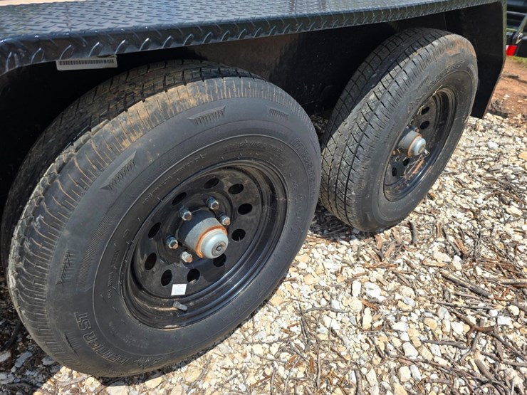new-2022-load-trail-ch-83in-x-18ft-equipment-trailer-image-18