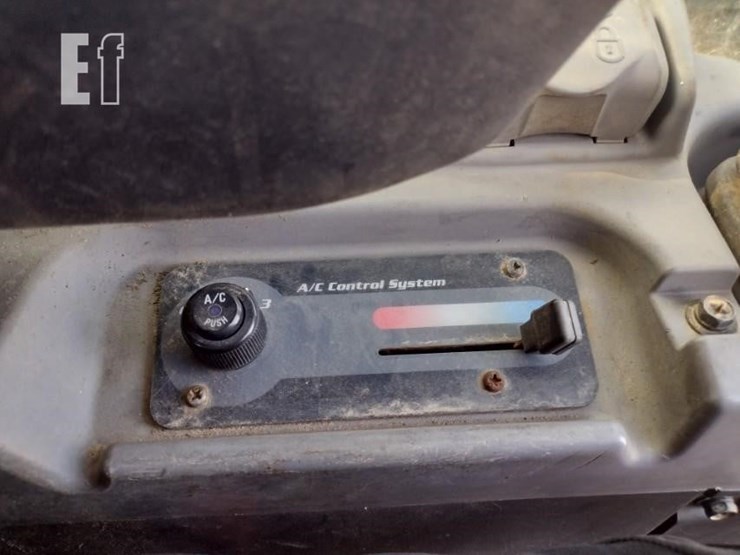 kubota-svl65-2-image-10
