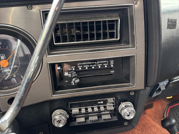 1984-chevrolet-silverado-20-image-16