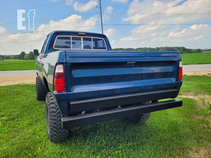 1977-dodge-power-wagon-image-7