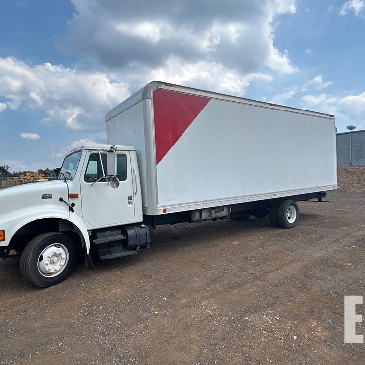 2001 INTERNATIONAL 4700