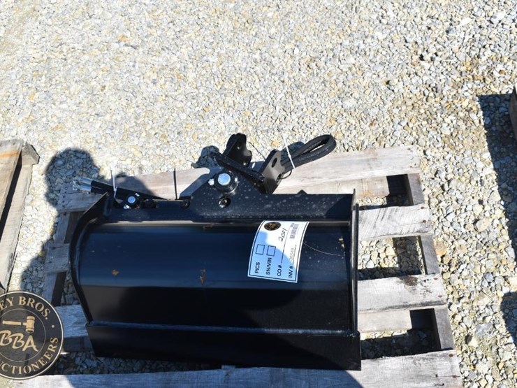 bucket,-trenching-future-24-inch-hydraulic-tilt-bucket-36548-image-1