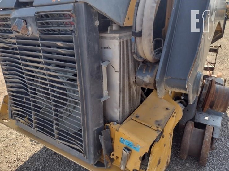 2020-deere-333g-image-36