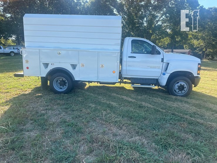 2023-chevrolet-silverado-6500hd-image-3