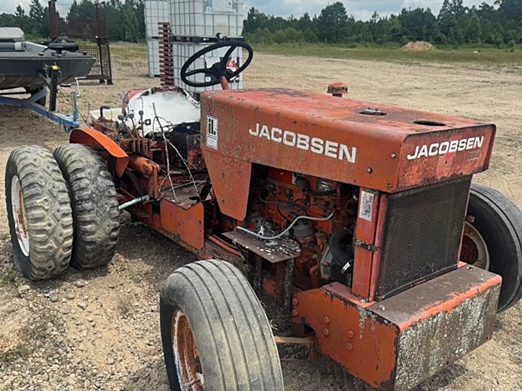 jacobsen-tractor-image-1