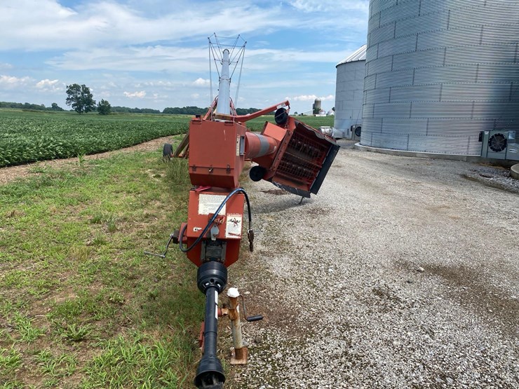 hutchison-10x71,-swingaway-auger-image-2