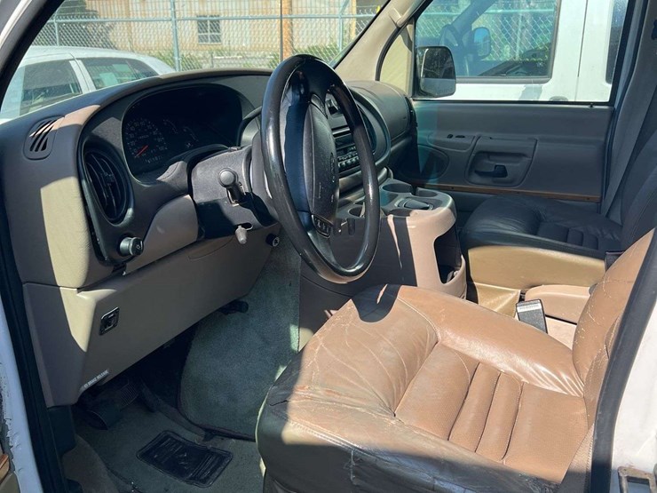 2002-ford-e250-image-14