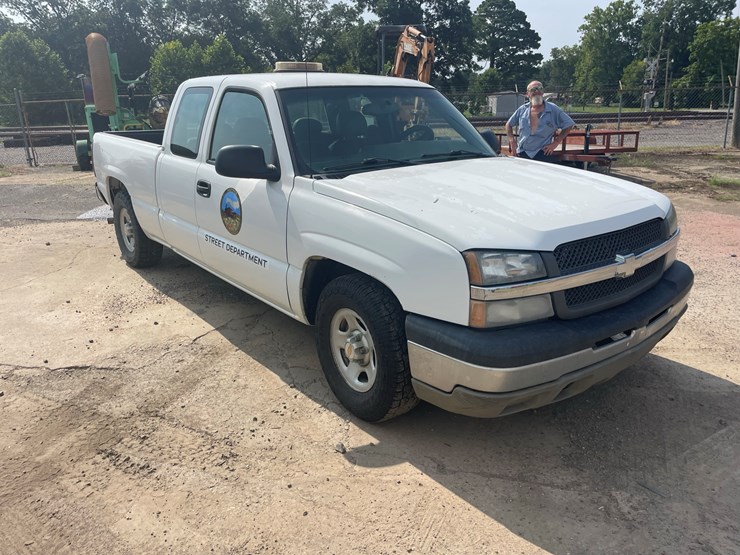 2003-chevrolet-silverado-image-1