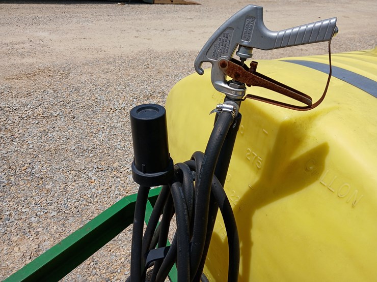 #20861-•-300-gallon-pull-type-sprayer-[pump-missing]-image-14