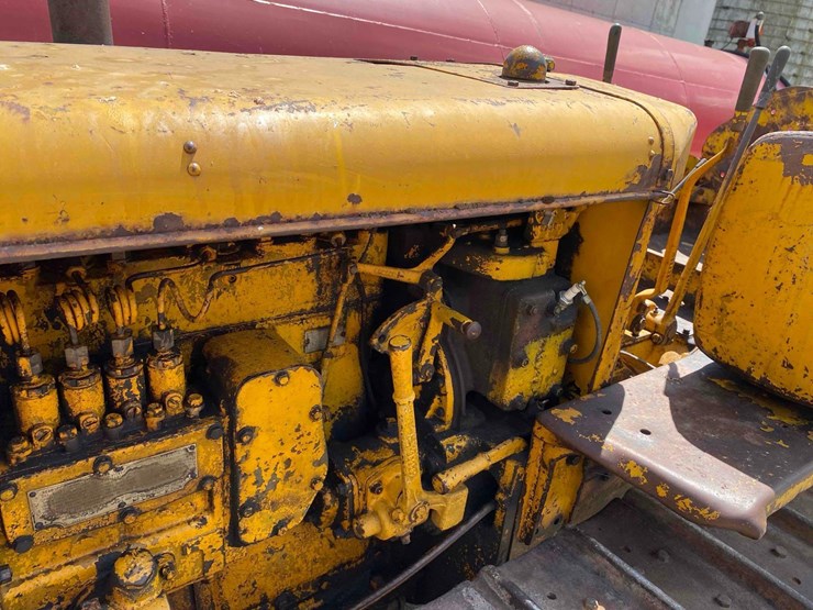 caterpillar-d2-ag-crawler-tractor-image-11