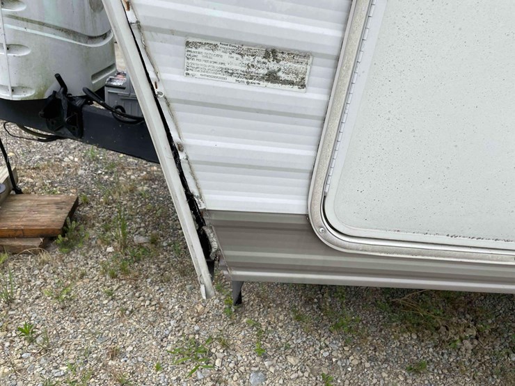 2005-wildwood-le-camper-image-6