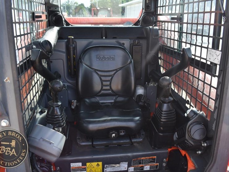 2020-kubota-ssv65-image-38