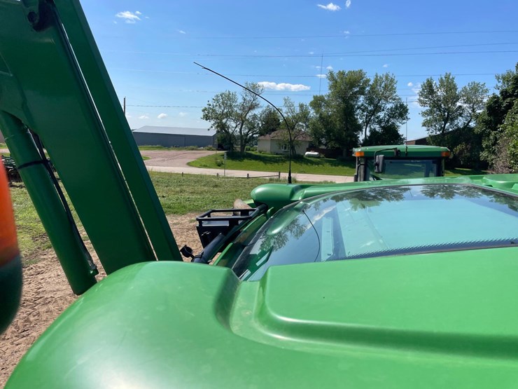 2014-john-deere-6210r-image-70