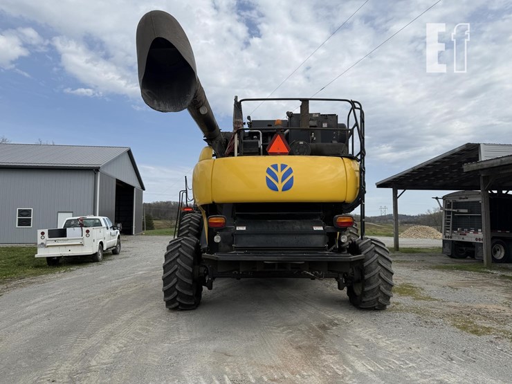 2011-new-holland-cr9065-image-2